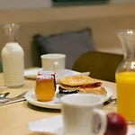 Suzane Hotel 3*