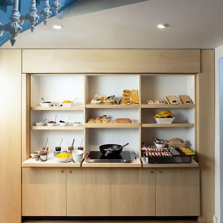 Suzane Готель 3*