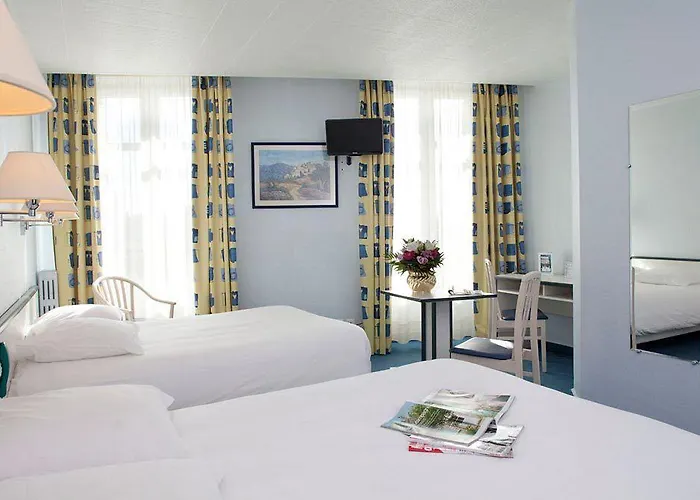 Suzane Готель Анже