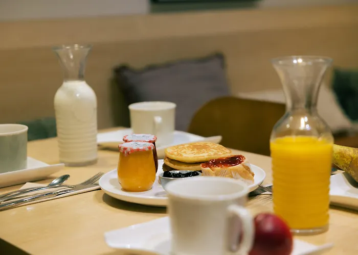 Suzane Готель 3*