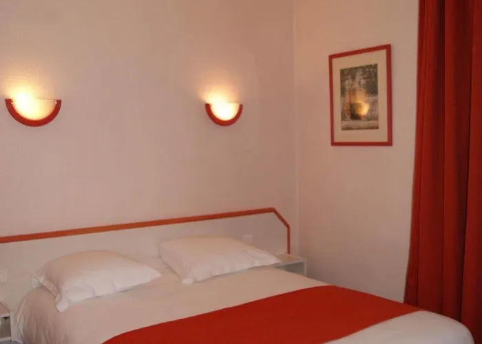 Готель Suzane 3*